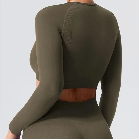 New! Women’s Sexy Cropped Workout Top! - Picture 3 of 5